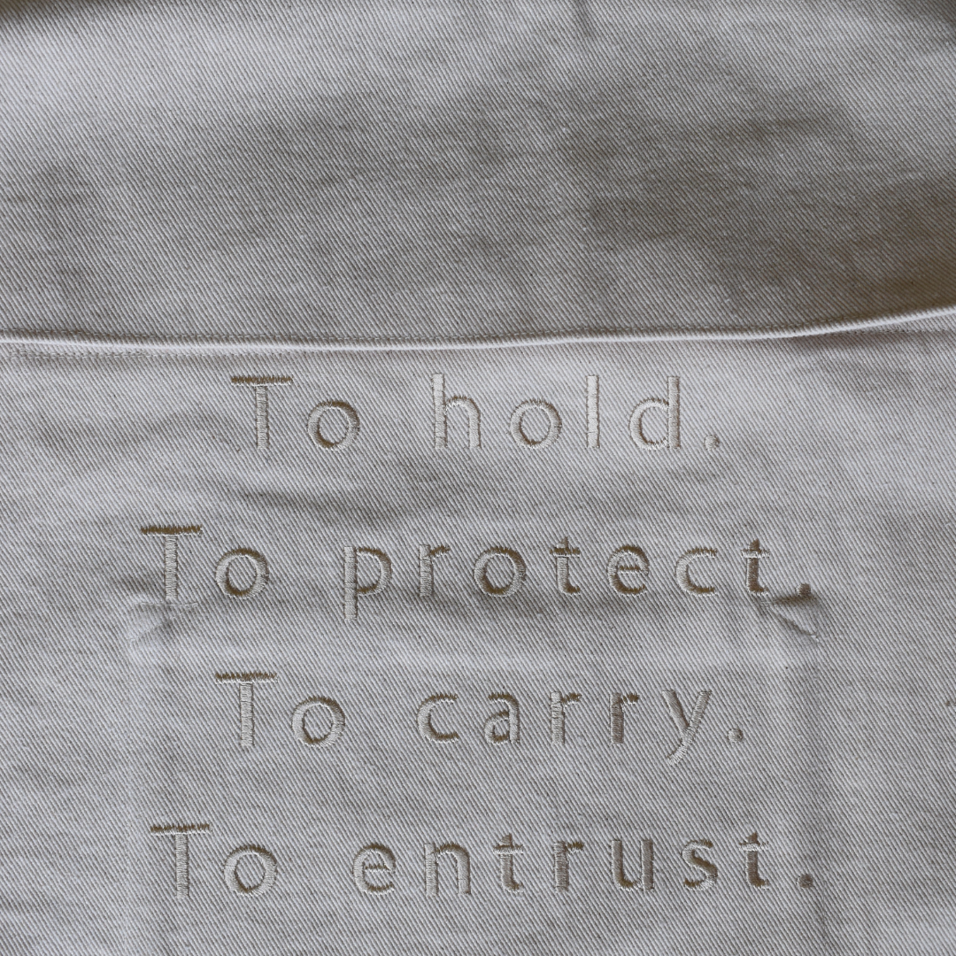 Uri. Oversized. Ecru. Tote bag.