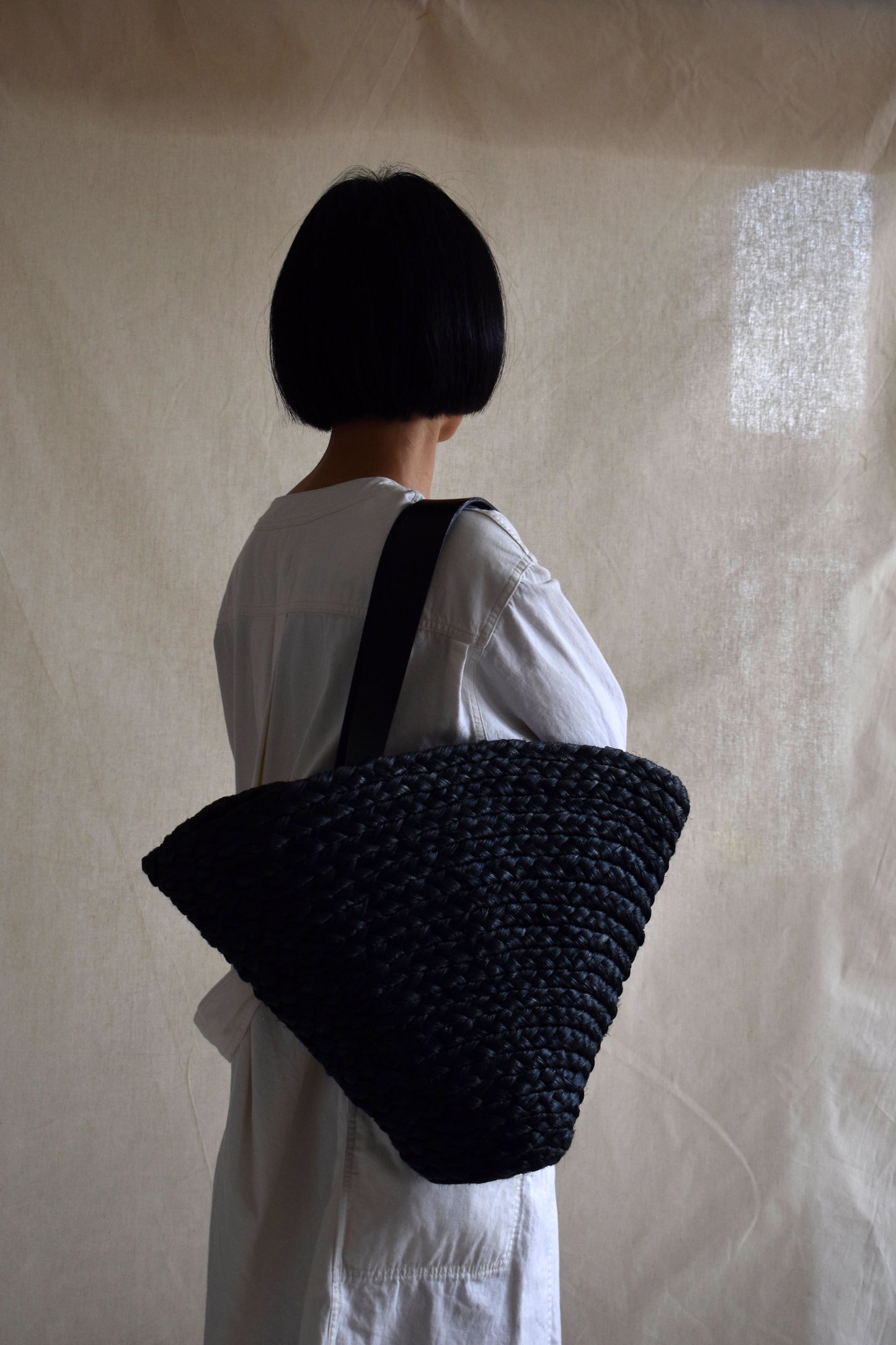 ROSA BLACK MEDIUM