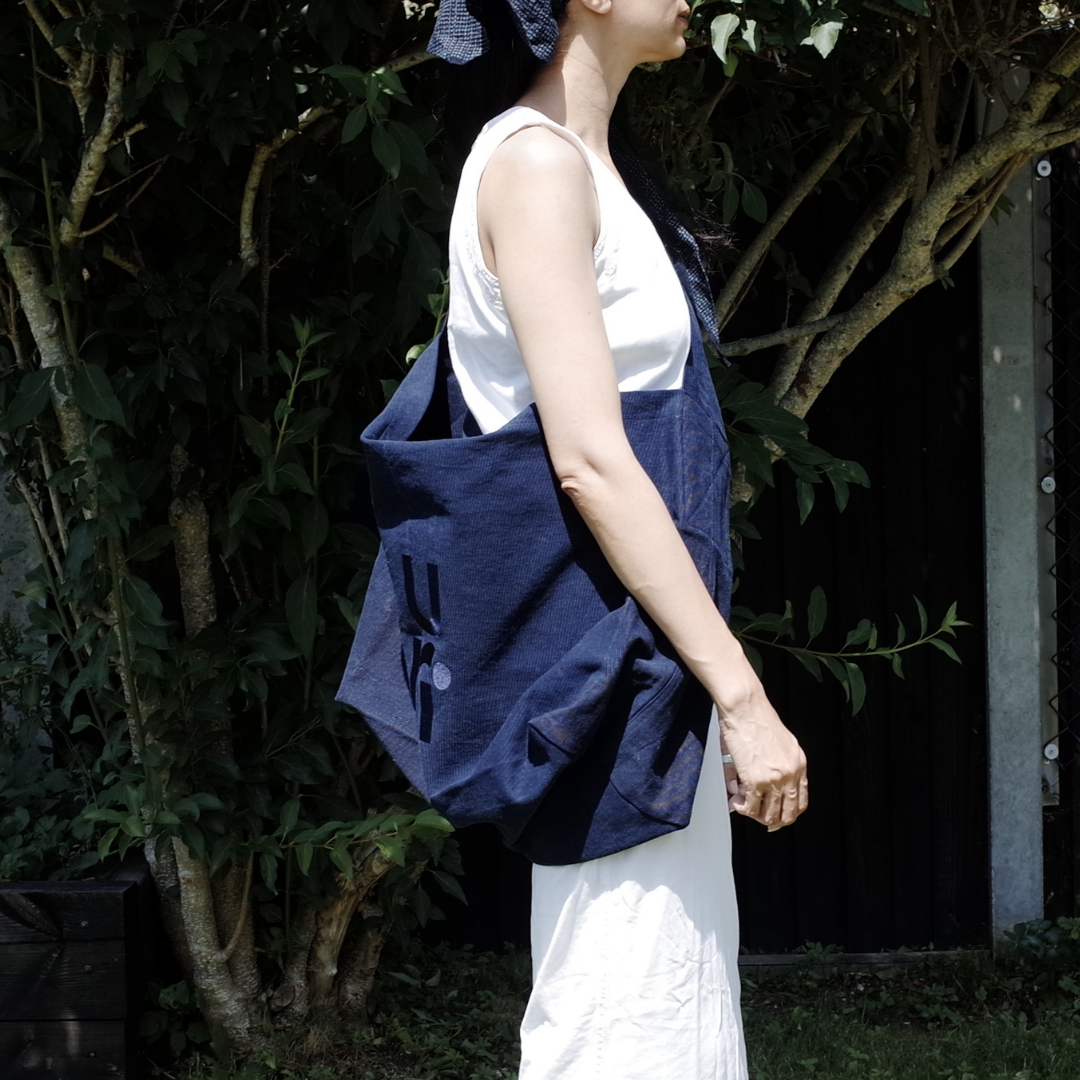 Uri. Oversized. Indigo. Tote bag.
