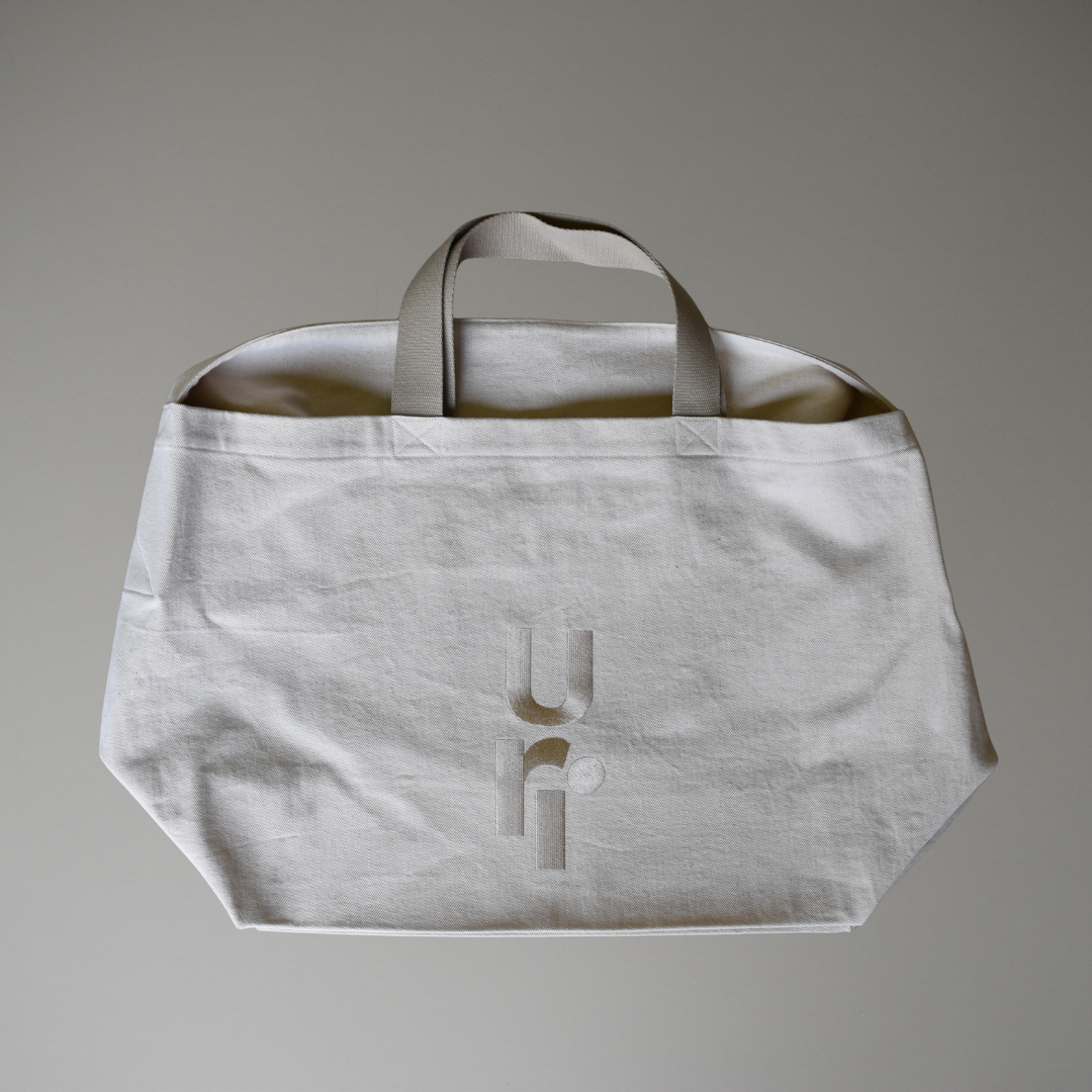 Uri. Oversized. Ecru. Tote bag.