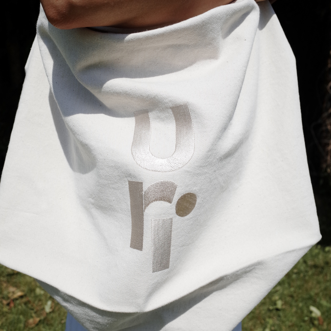 Uri. Oversized. Ecru. Tote bag.