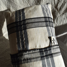 画像をギャラリービューアに読み込む, HANDWOVEN ABACA PLAID  CUSHION
