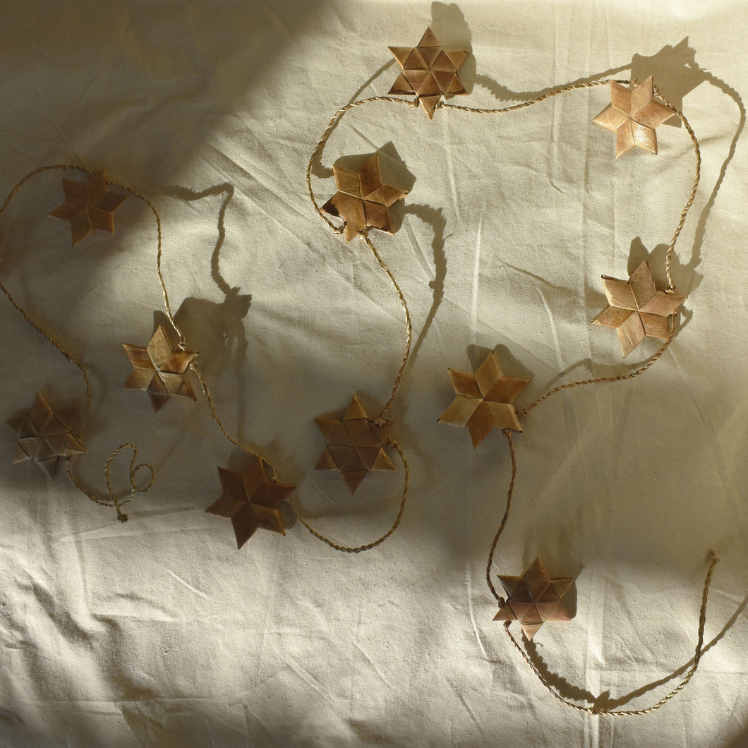 MEDIUM STAR GARLAND