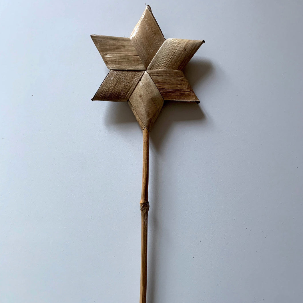 TREE TOPPER IN BAMBOO AND PANDAN *16cm diameter